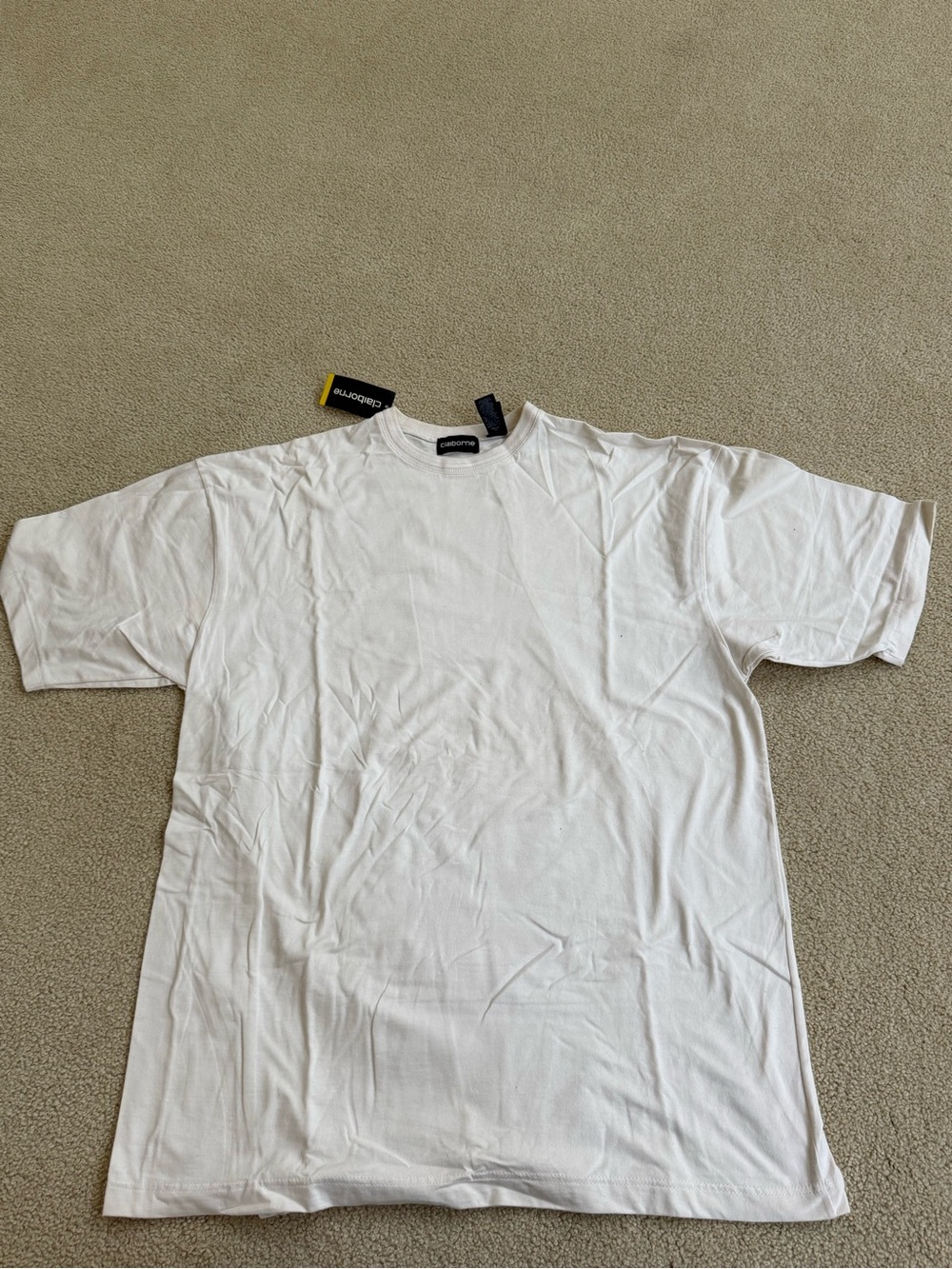 Liz Claiborne White Short Sleeve Crewneck Tee